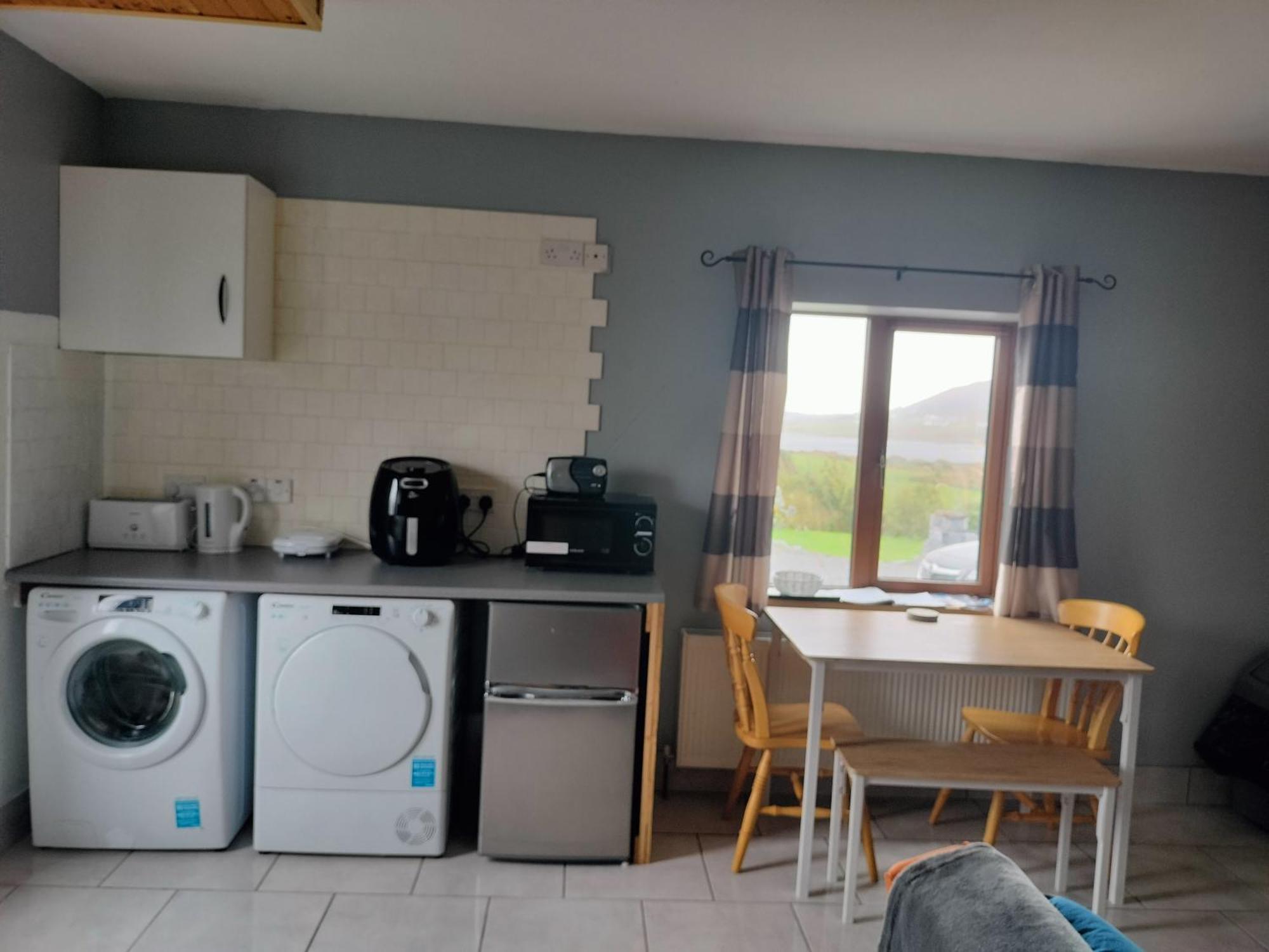 One Bedroom Apartment Achill Island Pets Allowed Westport Exterior photo